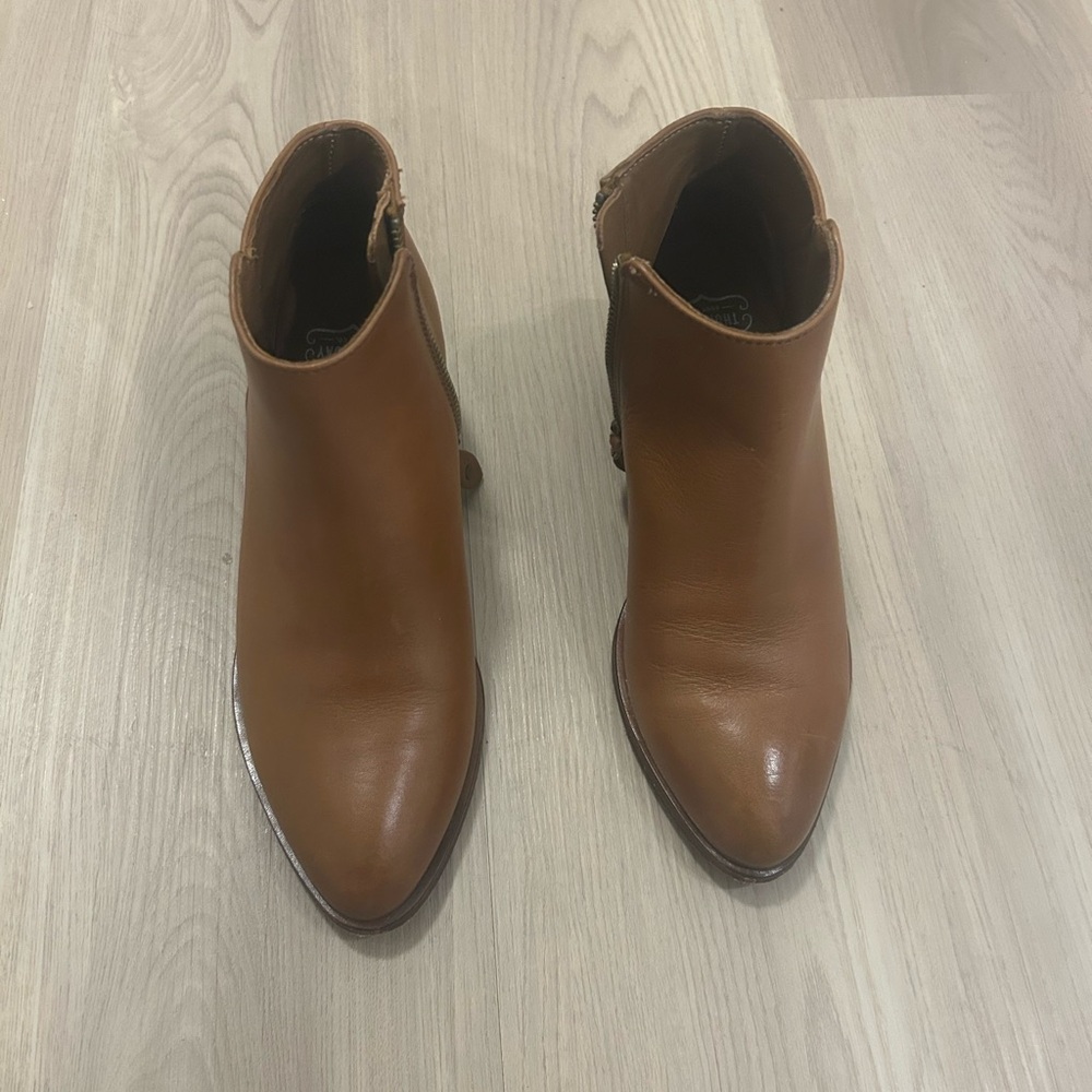 Thursday Women’s Everyday boot sz 6